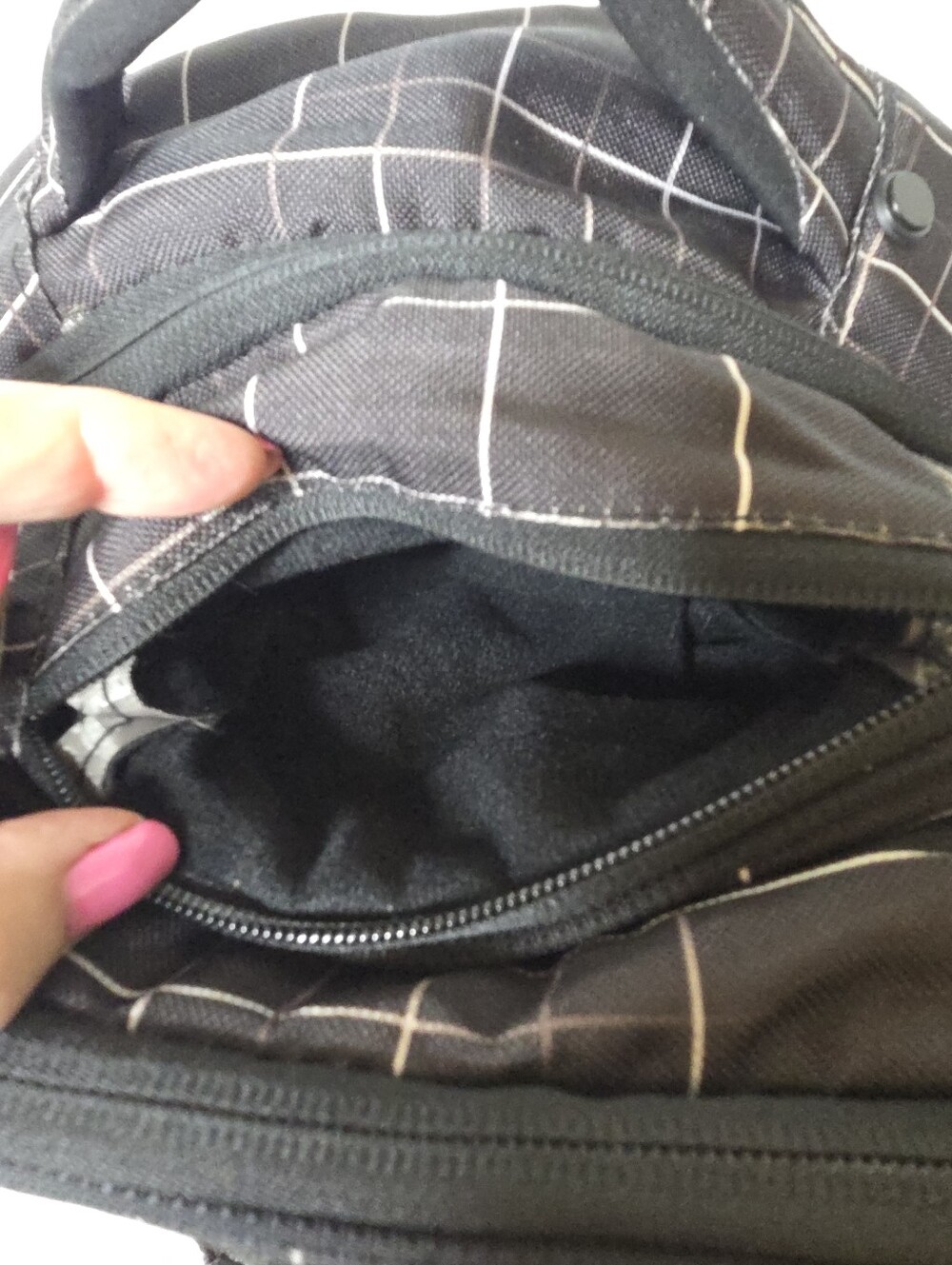 OGIO Bullion Black Grid Pattern Backpack - Picture 7 of 12